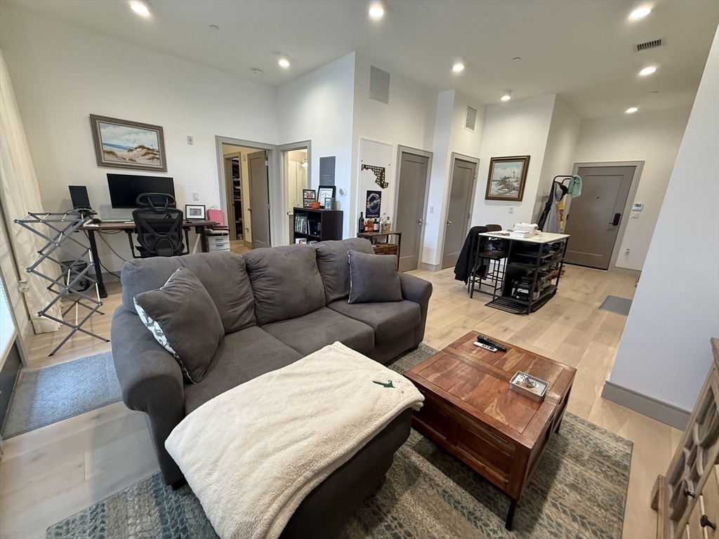 101 N Beacon St # 101