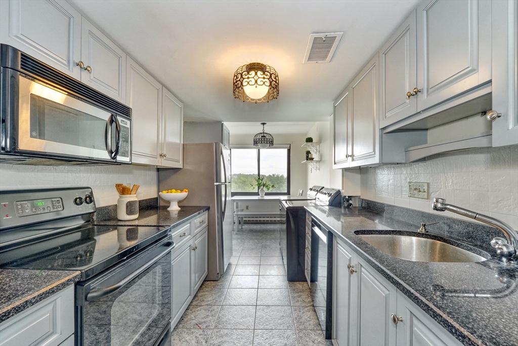 49 Melrose St Unit: 7F