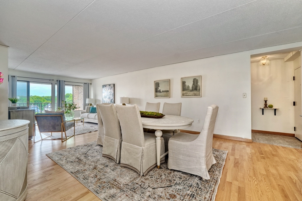 49 Melrose St Unit: 7F
