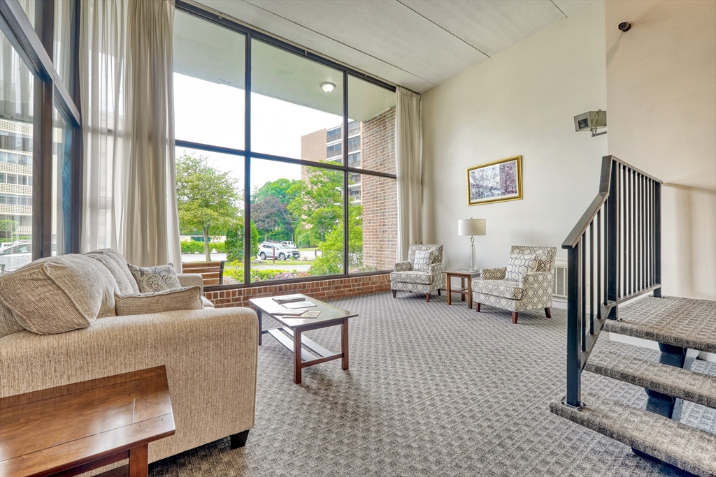 49 Melrose St Unit: 7F