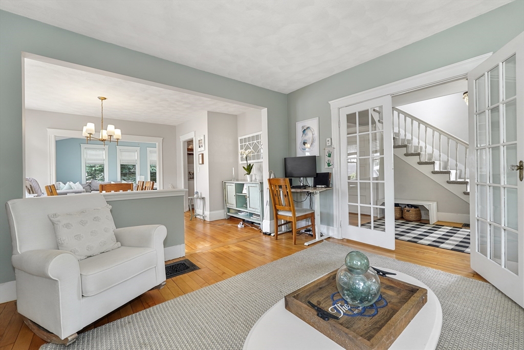 43 Meridian St