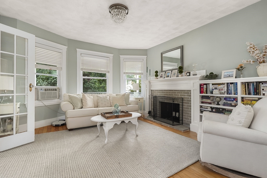 43 Meridian St