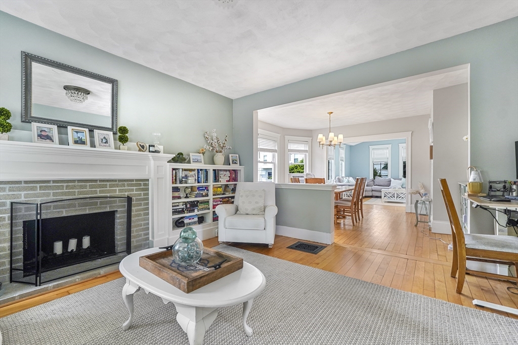 43 Meridian St