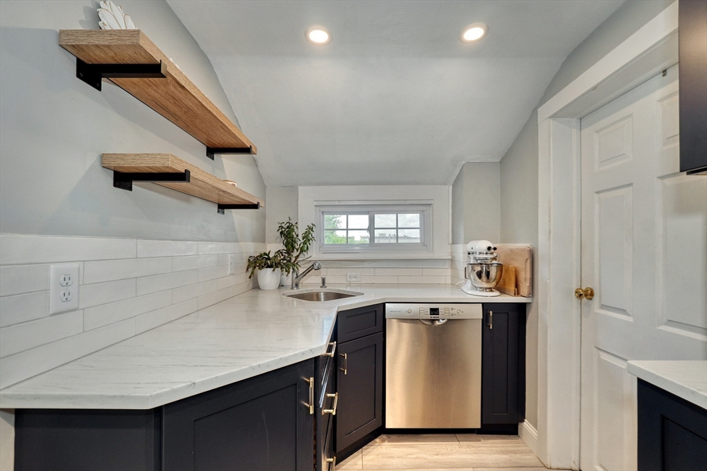 36 Wallis Street # 4
