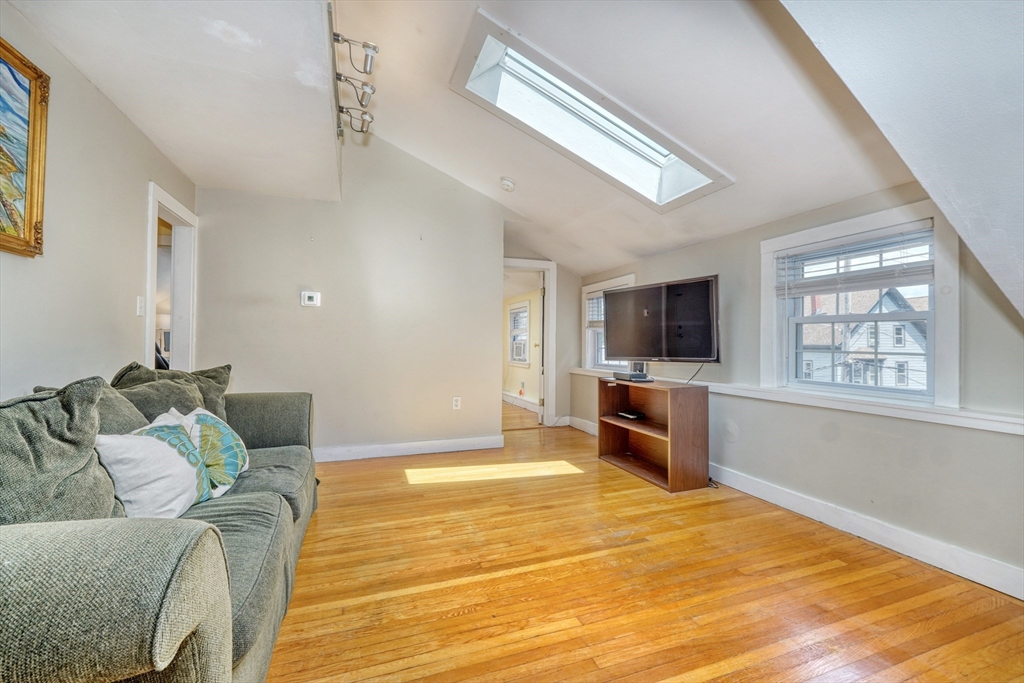 36 Wallis Street # 4