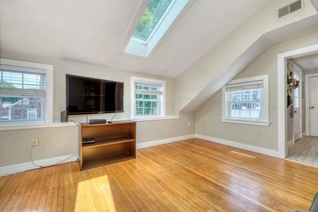 36 Wallis Street # 4