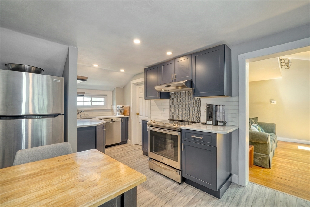 36 Wallis Street # 4
