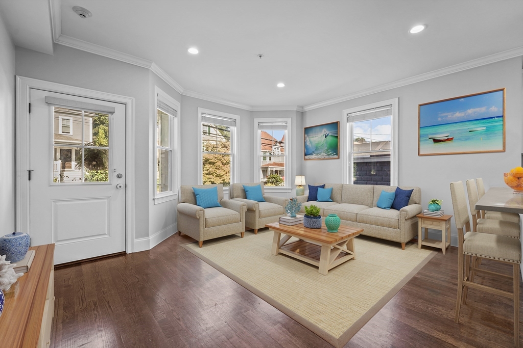 407 Pleasant St. # 1A, Melrose Unit: 1A