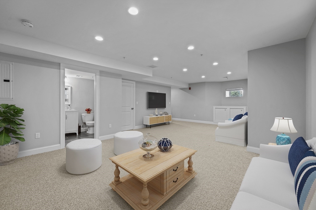 407 Pleasant St. # 1A, Melrose Unit: 1A