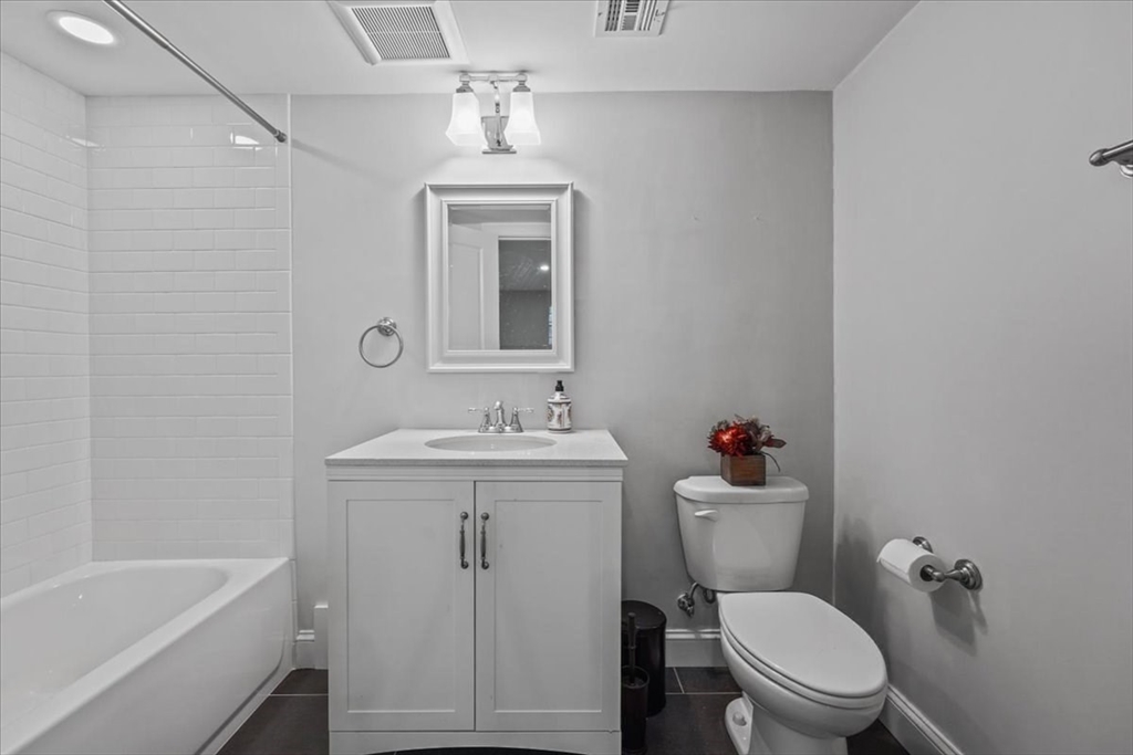 407 Pleasant St. # 1A, Melrose Unit: 1A