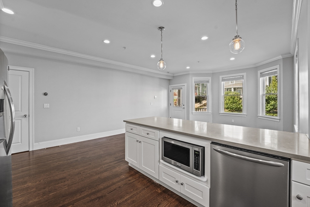 407 Pleasant St. # 1A, Melrose Unit: 1A