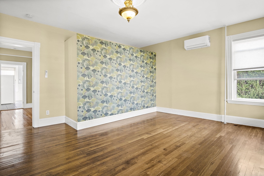 263 Riverside Ave # 1