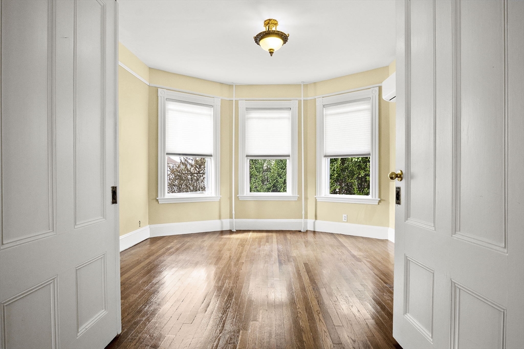 263 Riverside Ave # 1