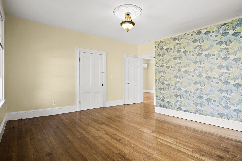 263 Riverside Ave # 1