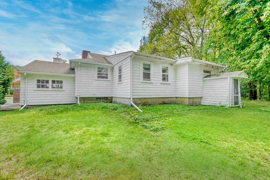 33 Eustis St