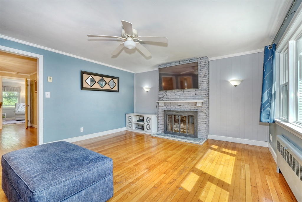 33 Eustis St