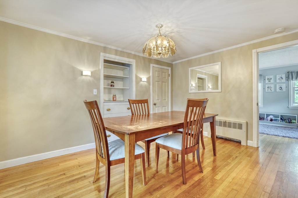 33 Eustis St