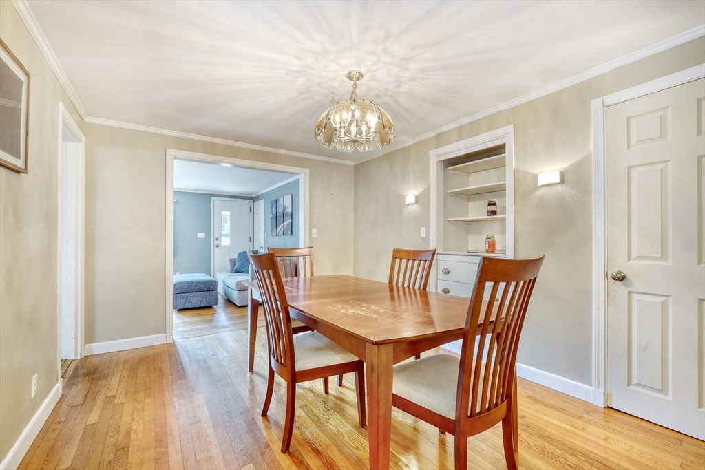 33 Eustis St