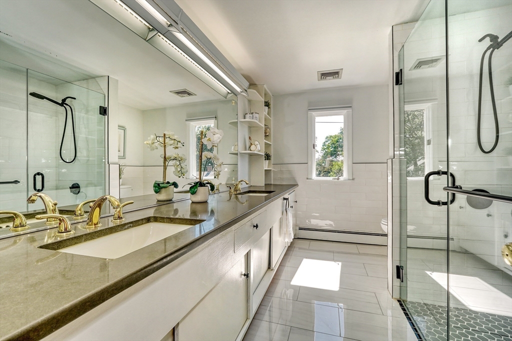 118 North Woodcrest Drive