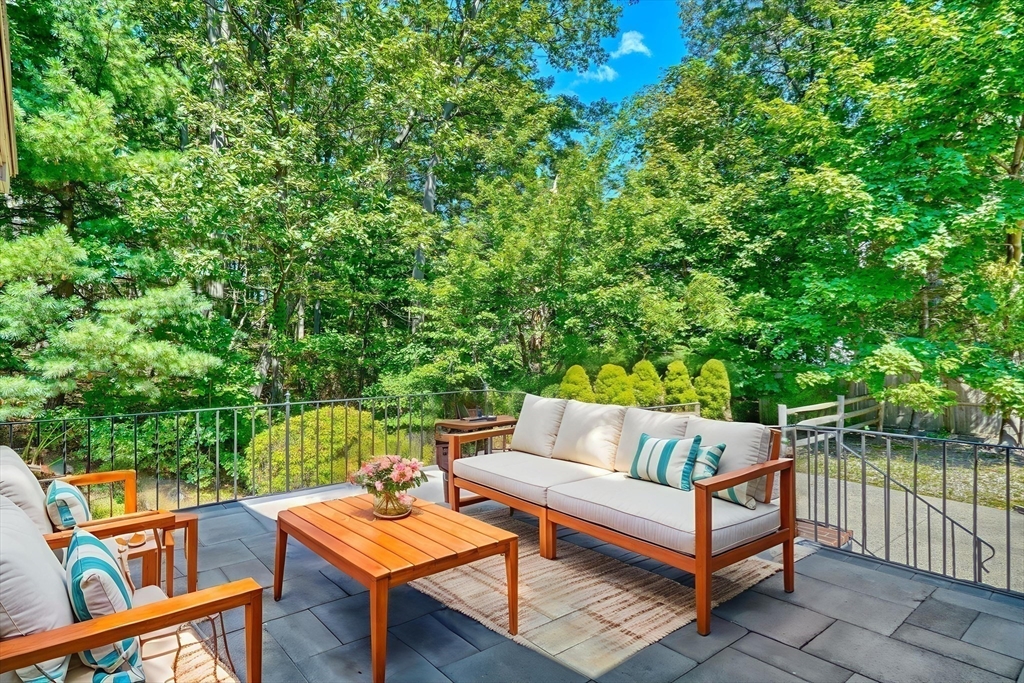 118 North Woodcrest Drive
