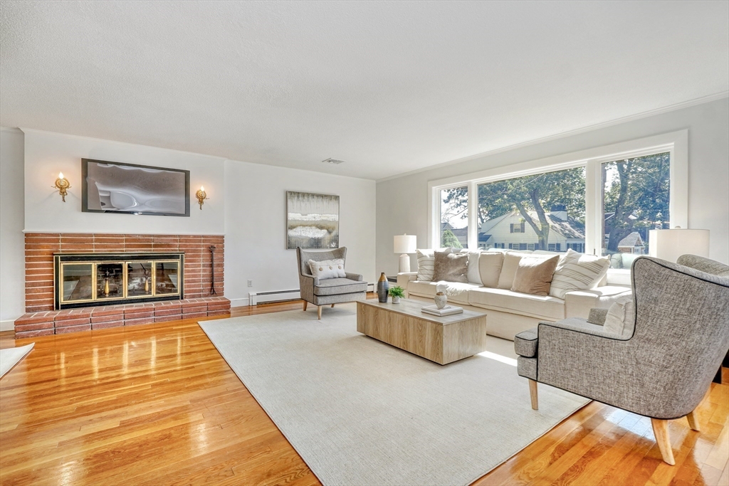 118 North Woodcrest Drive