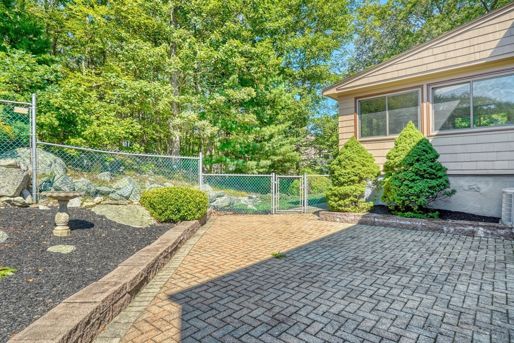 118 North Woodcrest Drive