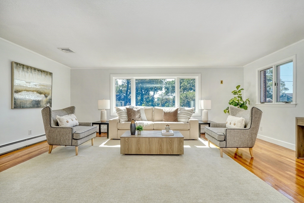118 North Woodcrest Drive