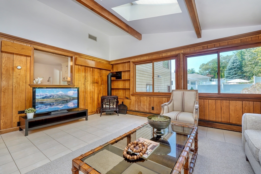 118 North Woodcrest Drive