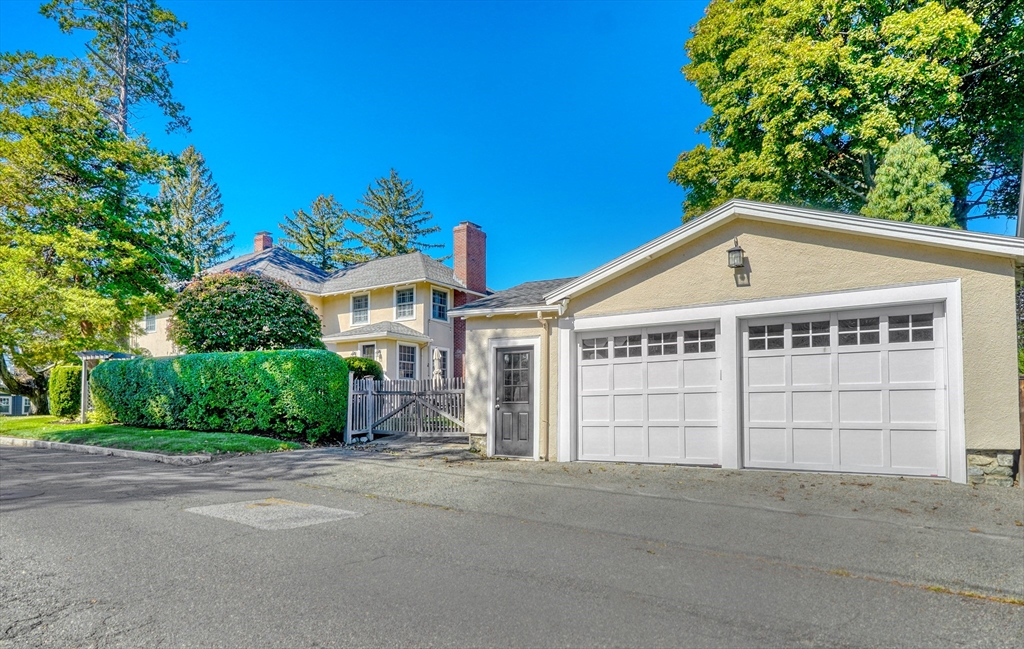 65 Lincoln Street, Melrose