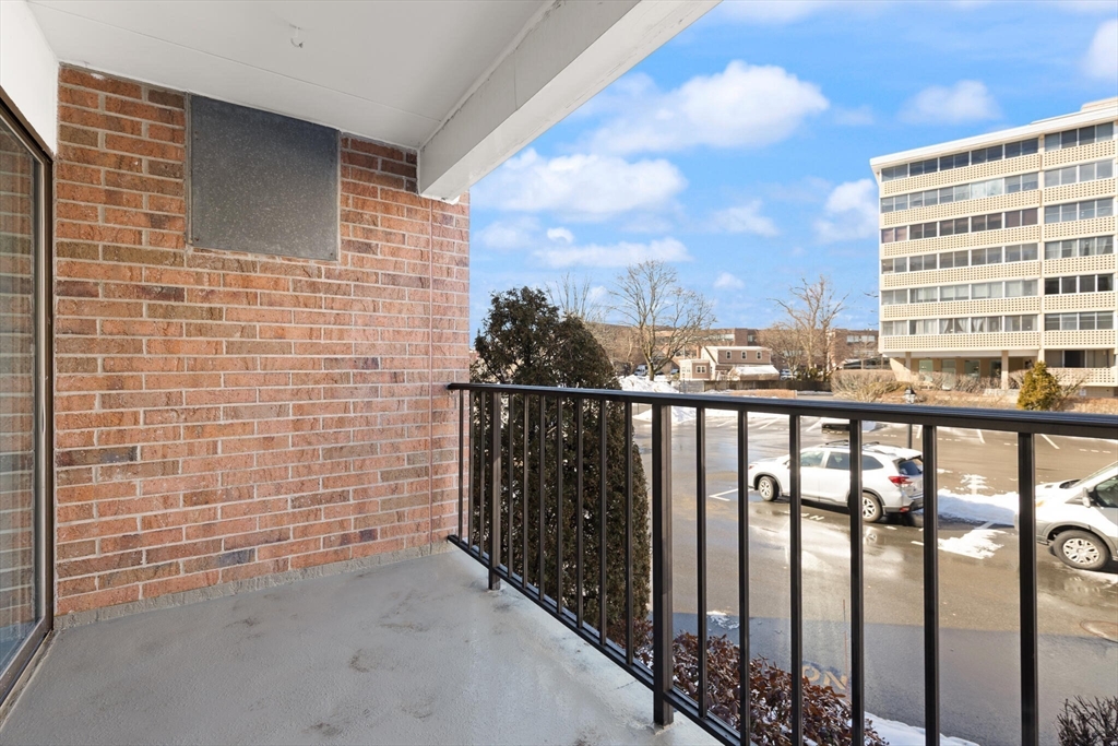 49 Melrose Street Unit: 1F