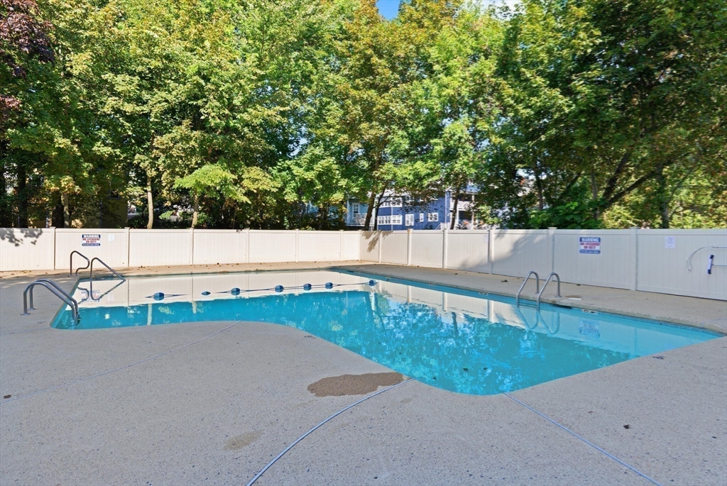 49 Melrose Street Unit: 1F