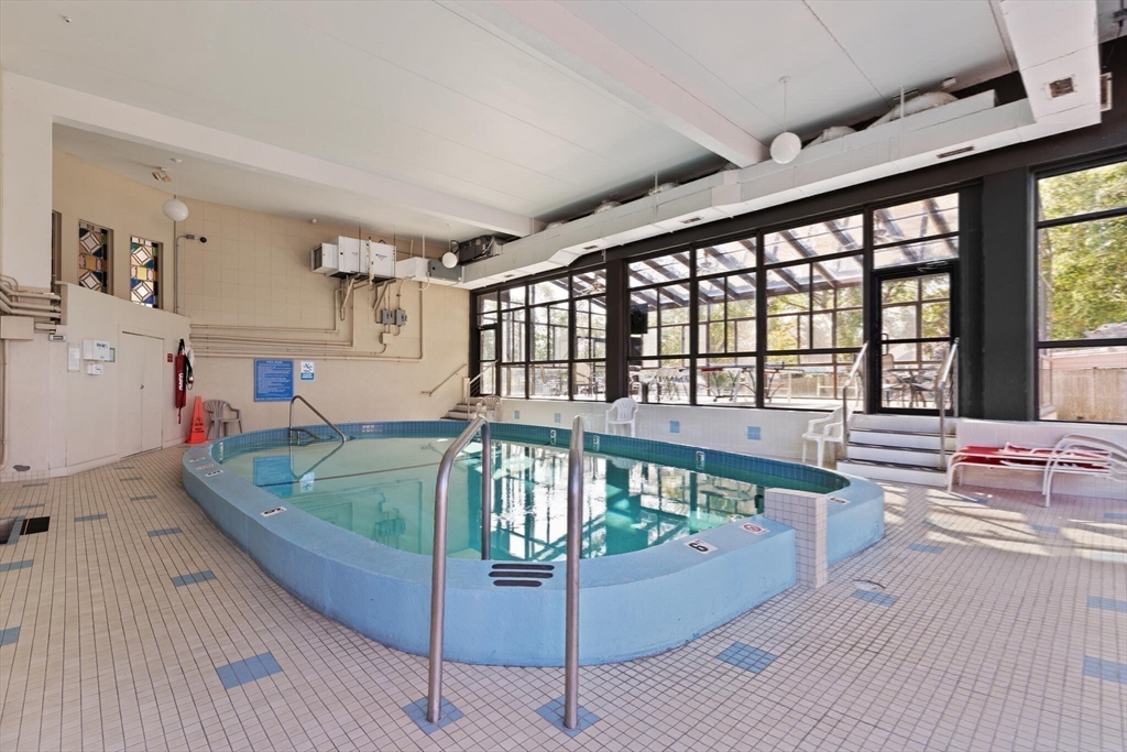 49 Melrose Street Unit: 1F