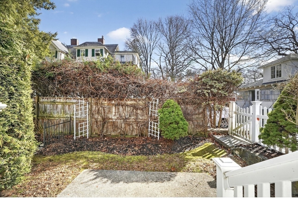 62 Vinton Street # 4