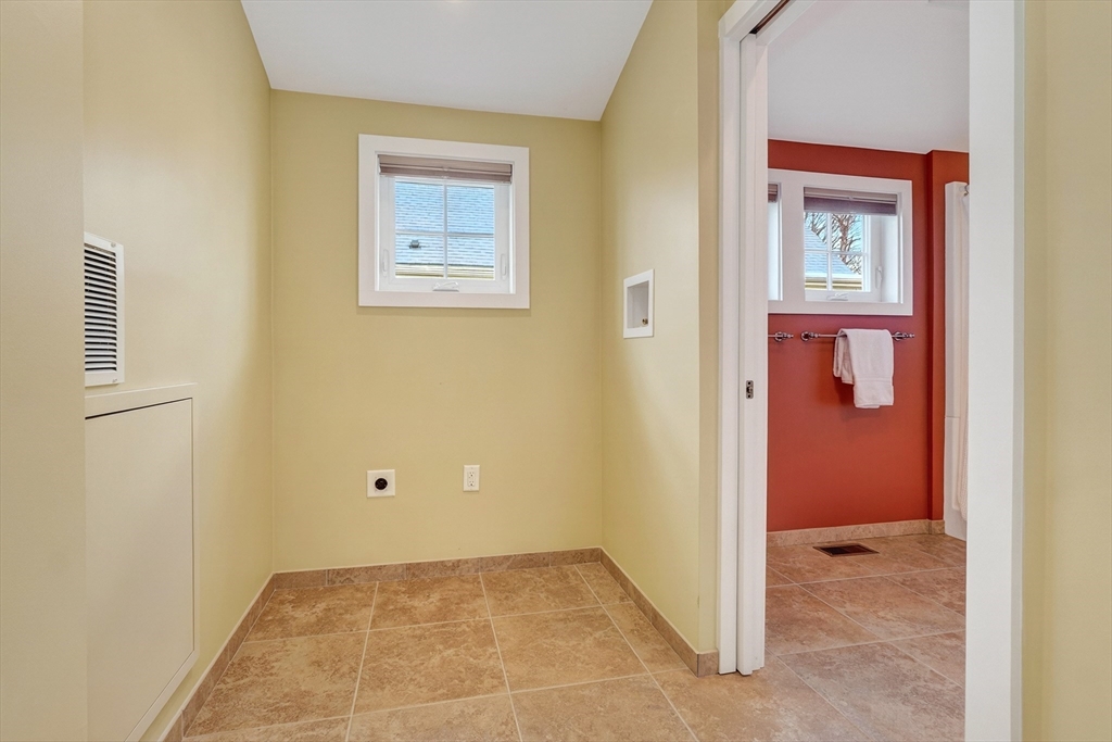 15 Boardman Ave