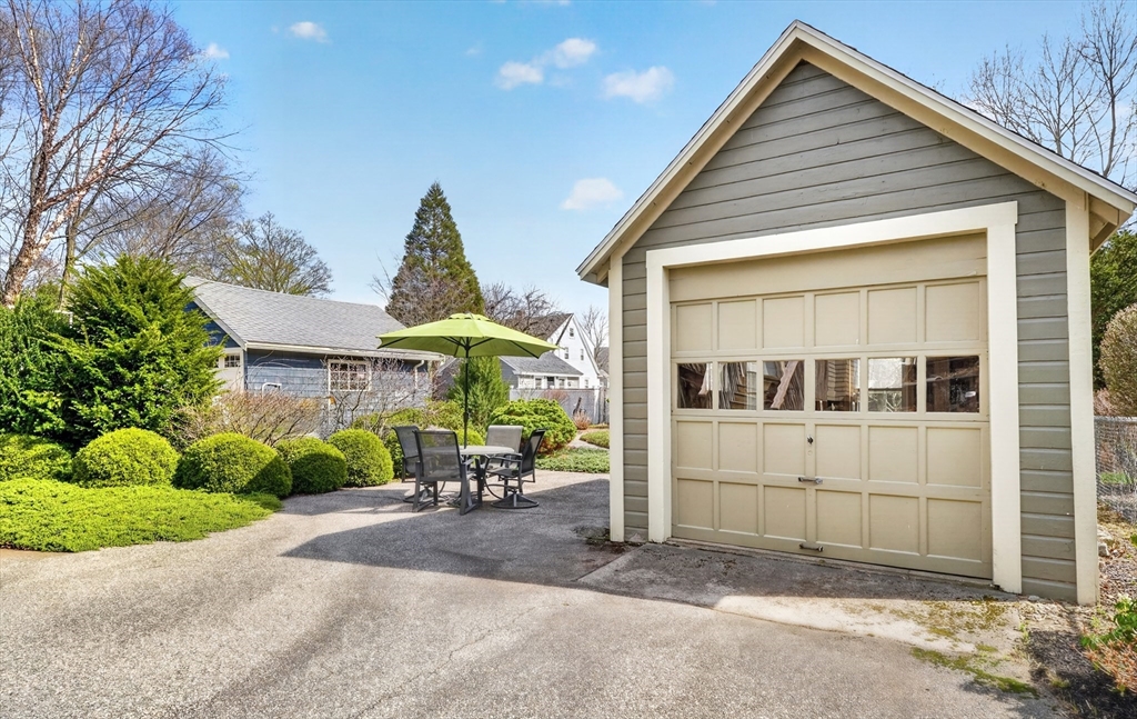 15 Boardman Ave