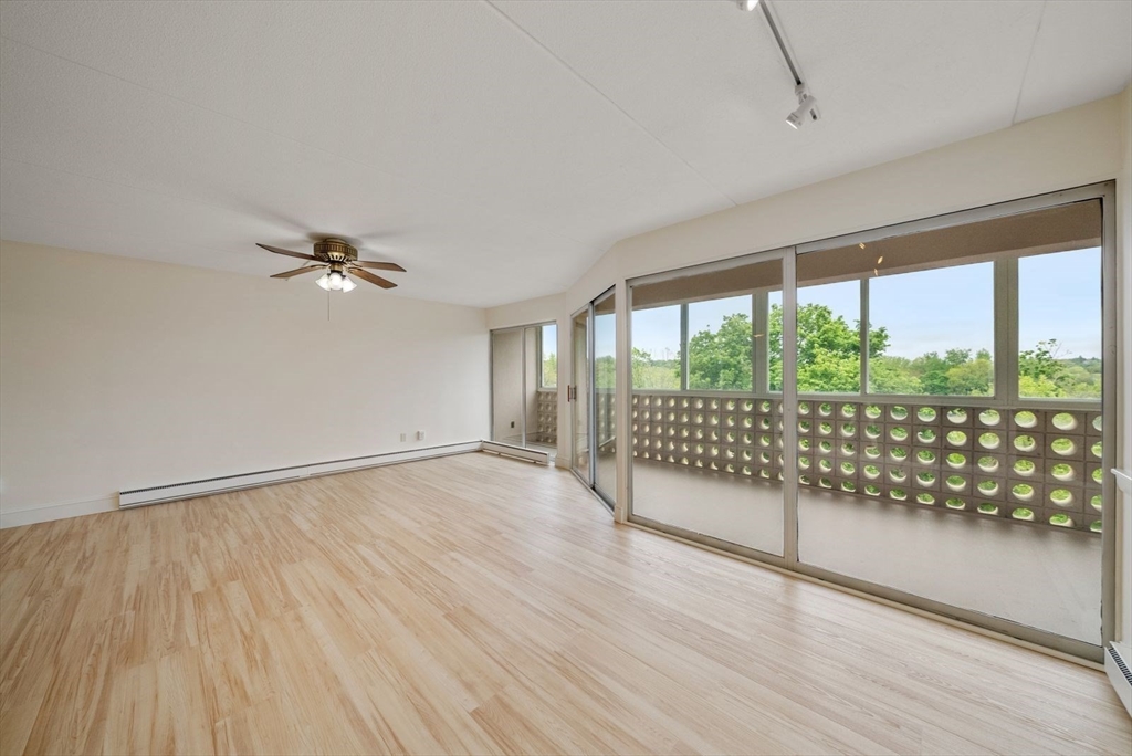 53 Melrose St Unit: 5H