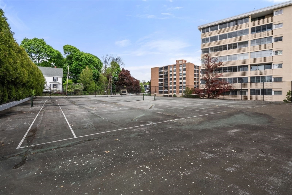 53 Melrose St Unit: 5H