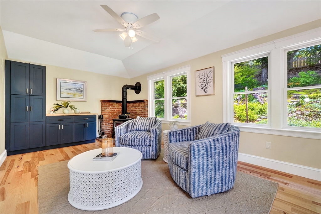 45 Maple Rd