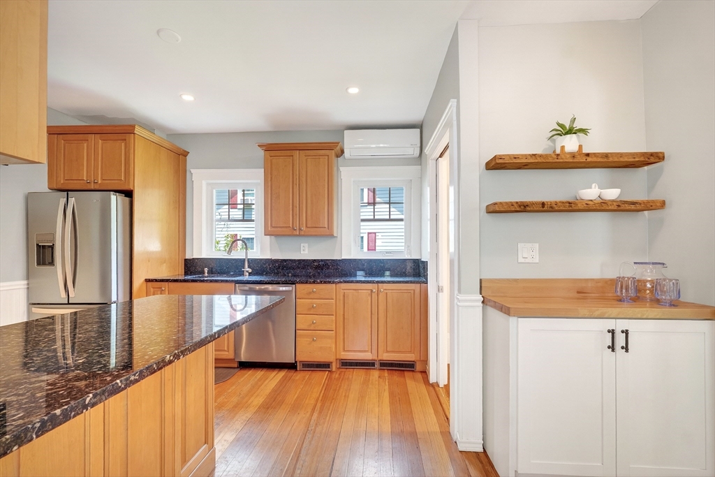 45 Maple Rd