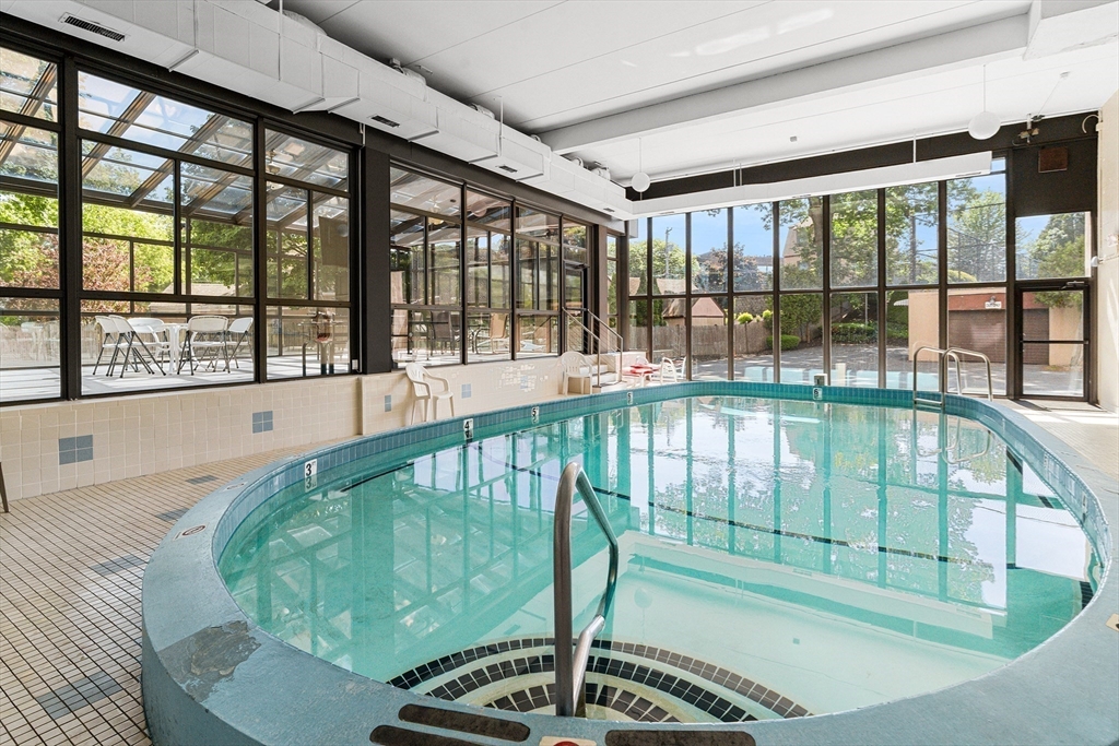 53 Melrose St Unit: 6F