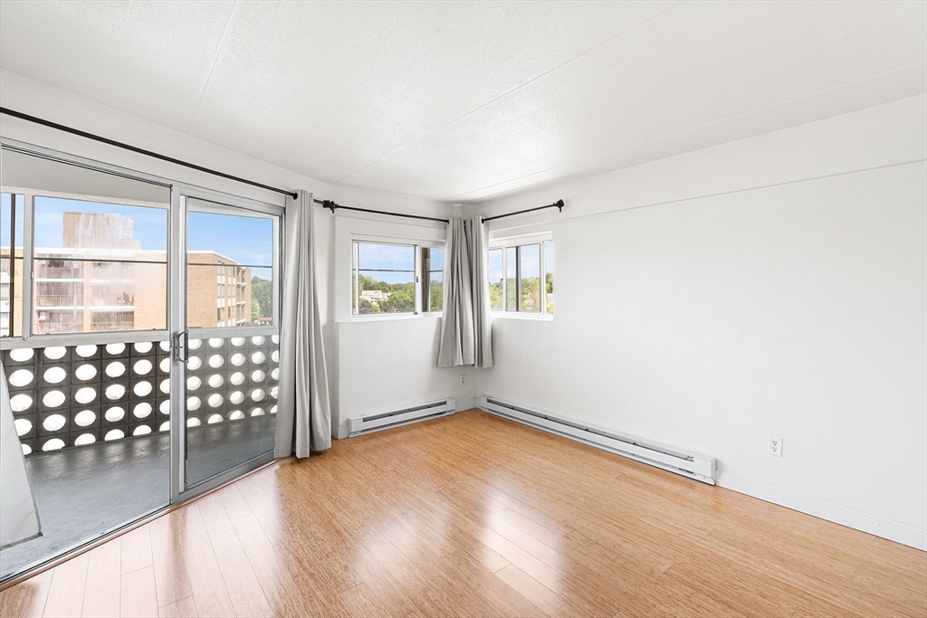 53 Melrose St Unit: 6F