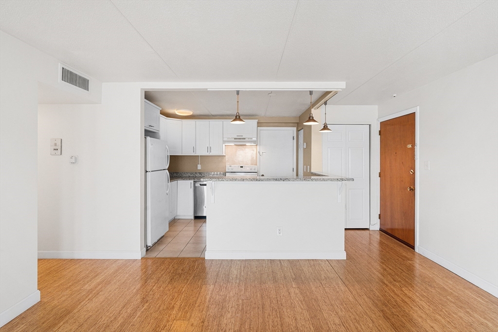 53 Melrose St Unit: 6F