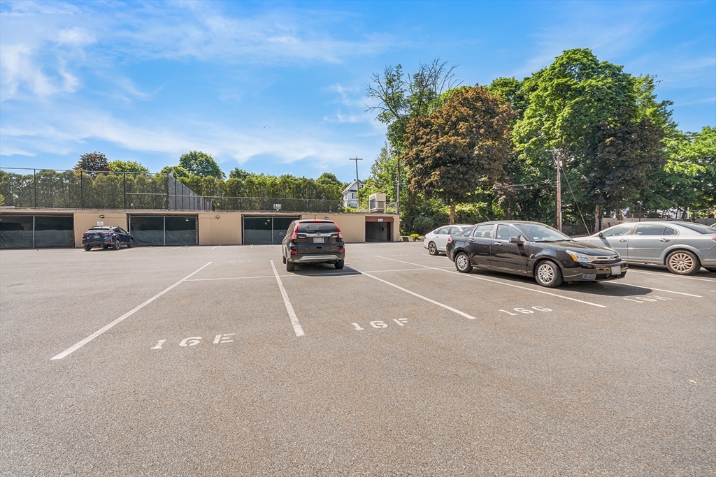 53 Melrose St Unit: 6F
