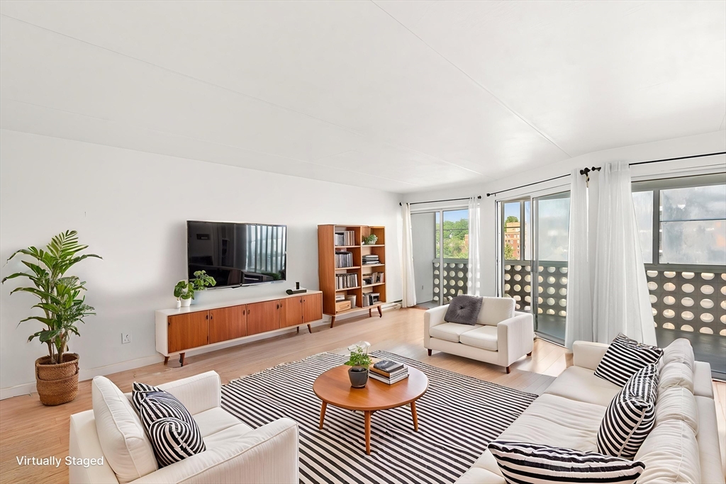 53 Melrose St Unit: 6F