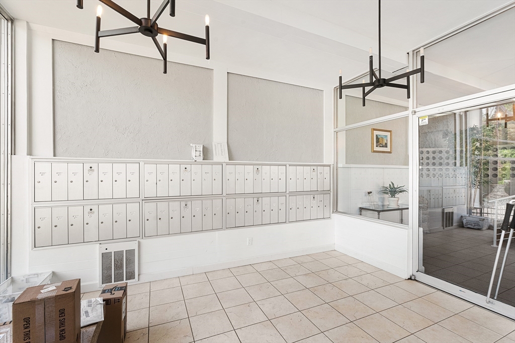 53 Melrose St Unit: 6F