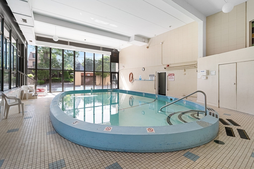 53 Melrose St Unit: 6F