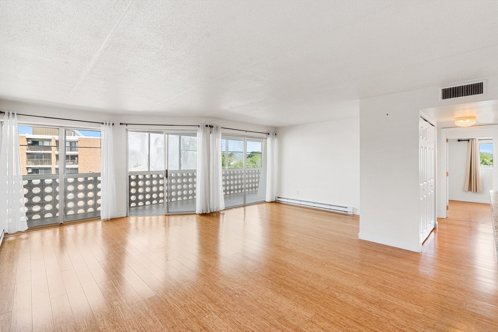 53 Melrose St Unit: 6F