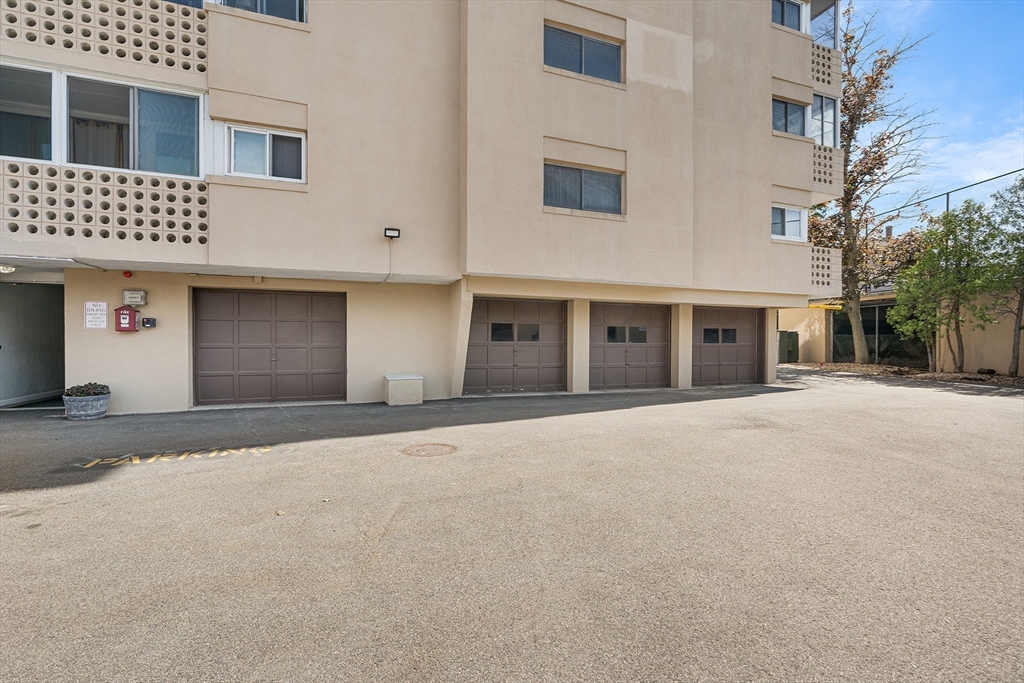 53 Melrose St Unit: 6F