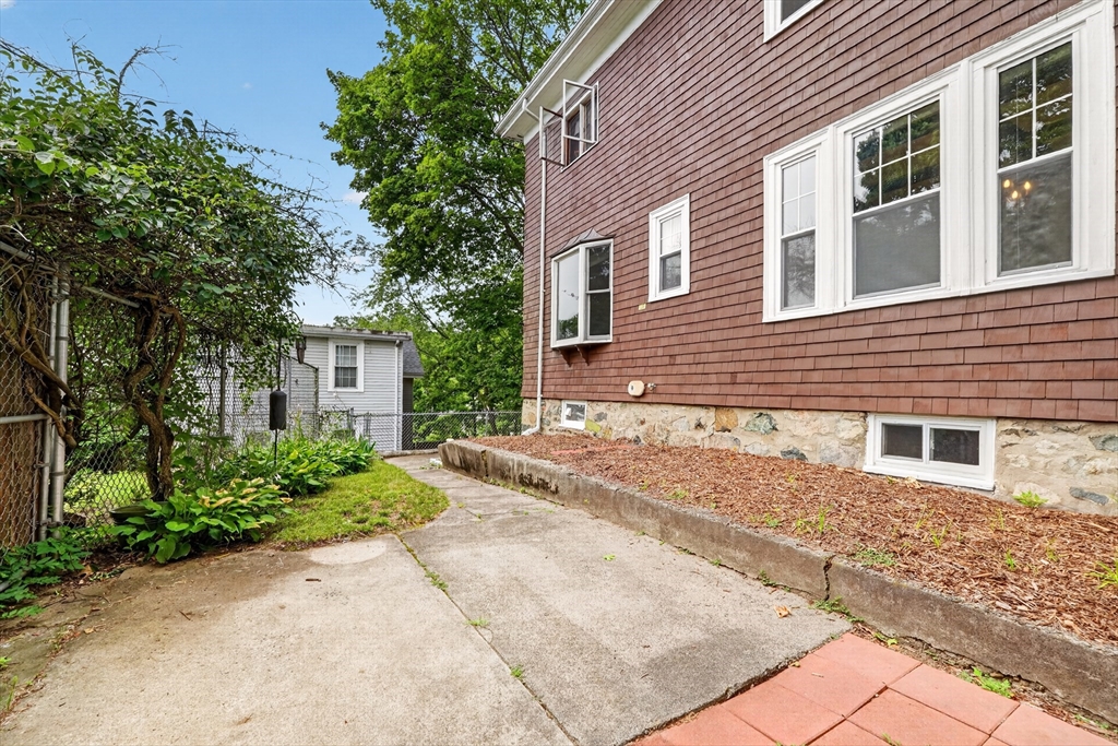 46 Oakland Street