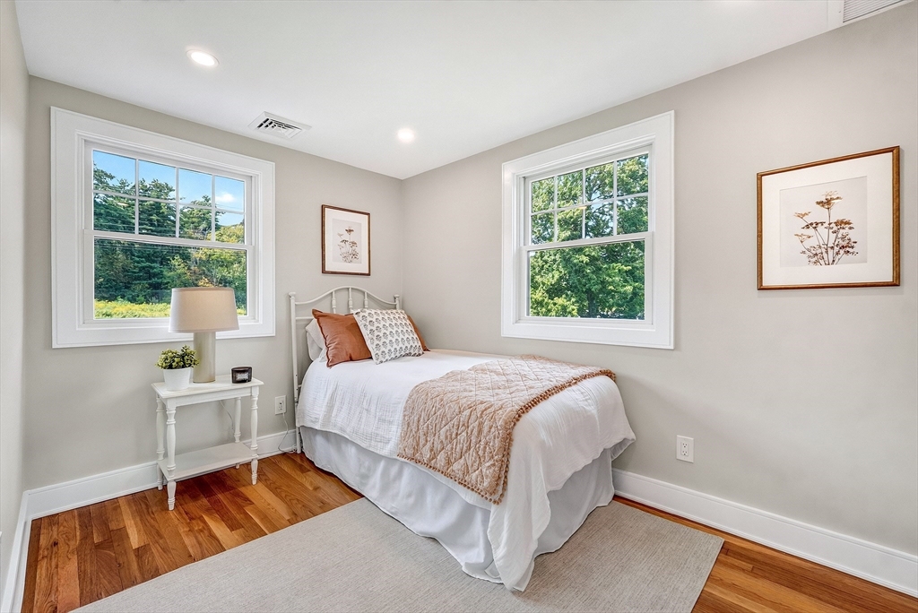 28 Fieldstone Dr
